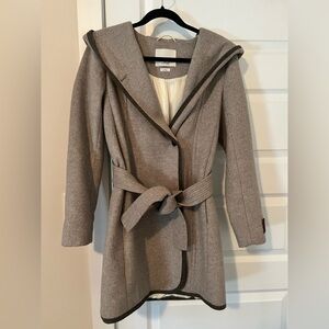 Aritzia Wool Coat Size Small Grey